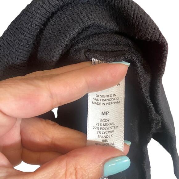Athleta Black Long Sleeve Athletic Pullover Casual Sweatshirt Women SZ MP - Picture 8 of 8